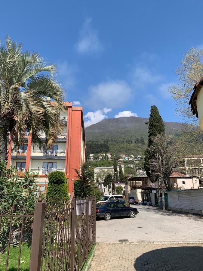 Guest House Aphyn Leto Γκάγκρα Εξωτερικό φωτογραφία