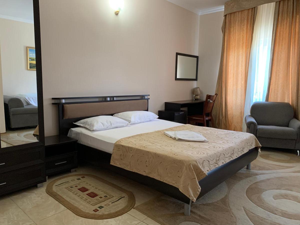 Guest House Aphyn Leto Γκάγκρα Εξωτερικό φωτογραφία