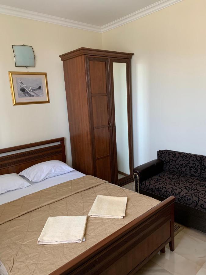 Guest House Aphyn Leto Γκάγκρα Εξωτερικό φωτογραφία